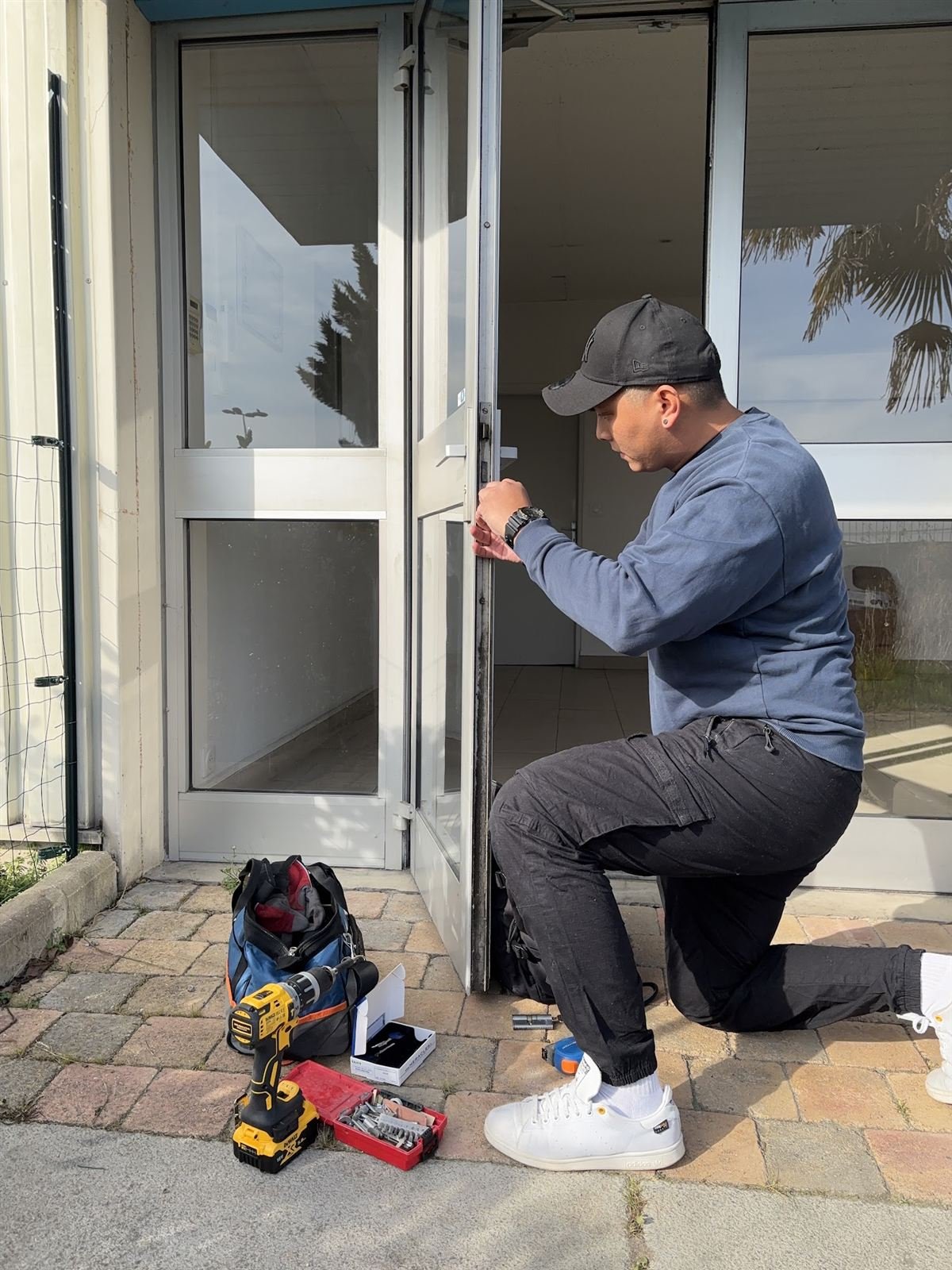 Nash, artisan serrurier, en intervention